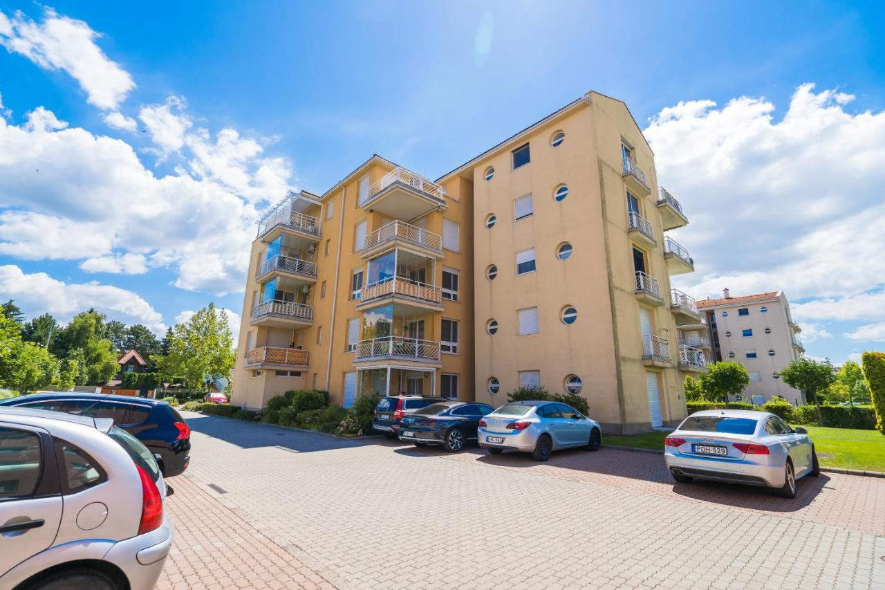 Myflat All-Season Apartment Siofok Ngoại thất bức ảnh